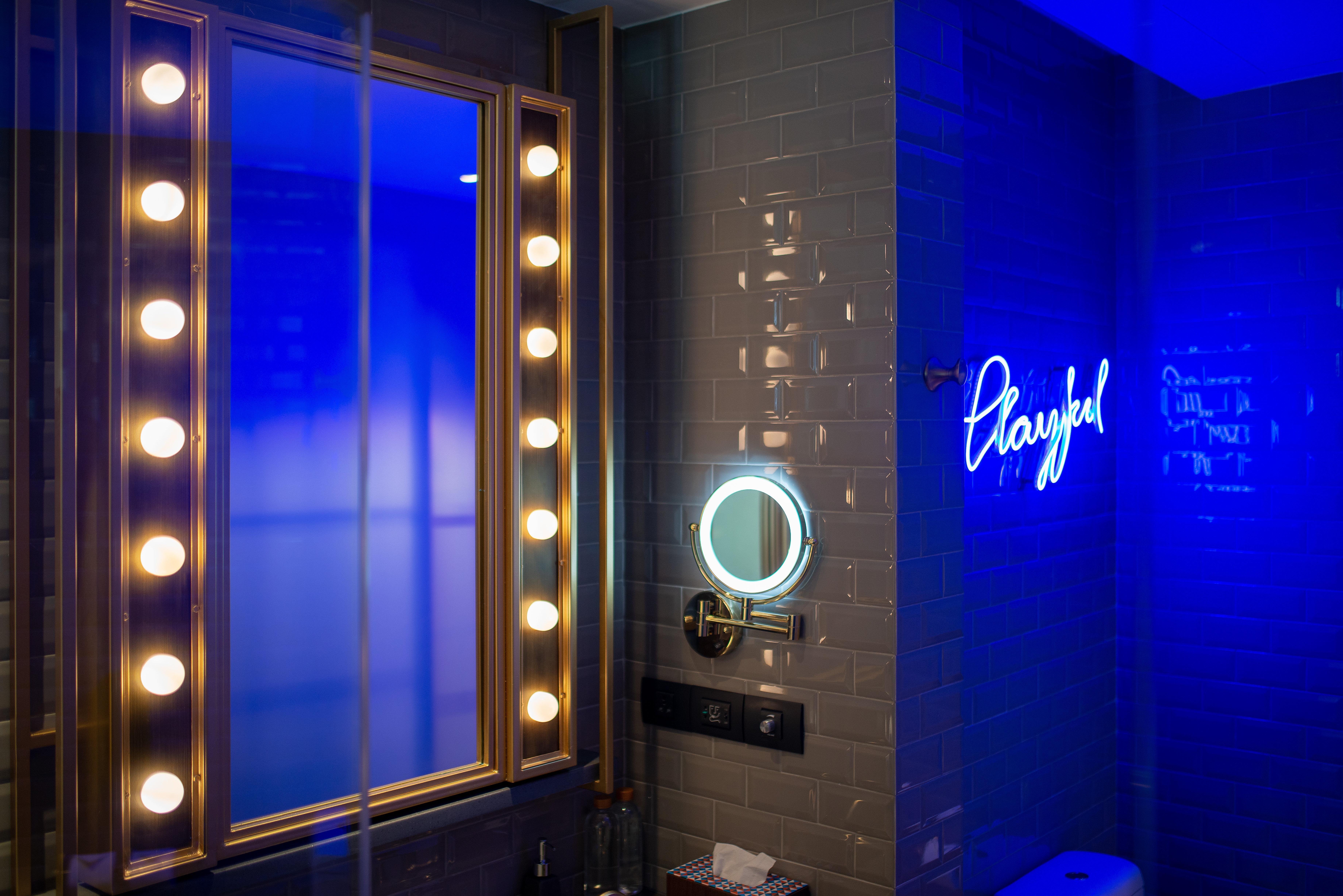 Hotel Indigo Phuket Patong By Ihg المظهر الخارجي الصورة The bathroom at Playful