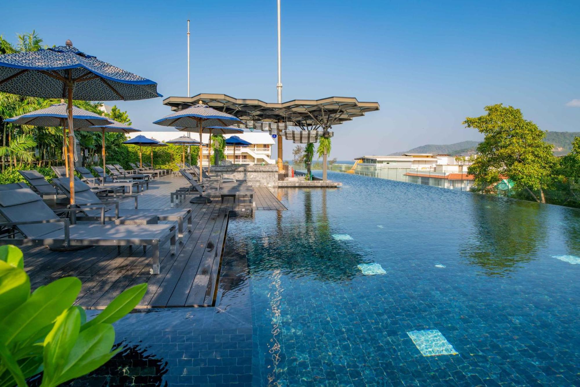 Hotel Indigo Phuket Patong By Ihg المظهر الخارجي الصورة Infinity pool at the hotel
